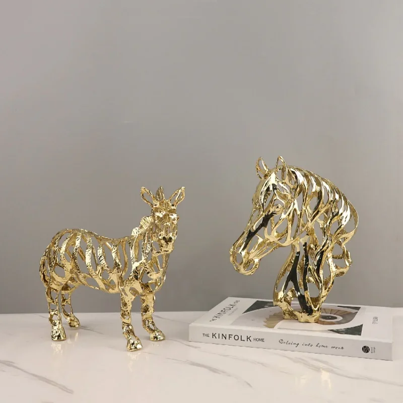 Art Craft Lion - Neue Metallkunsthandwerke Künstliche Tierskulptur Goldene Durchbrüche