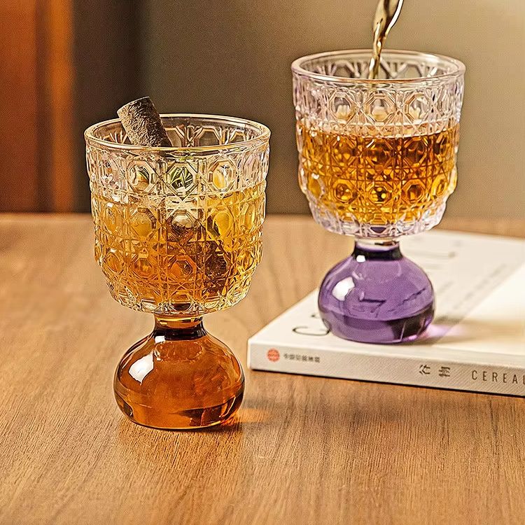 Art Craft Glasses - Stilvolles Glaspokal mit Edelsteinmuster und Kugelgriff,