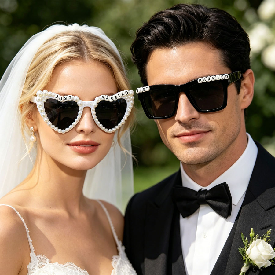 1/2 Stück 'Just Married' Gläse – Art Craft Glasses Bewertung und Preis